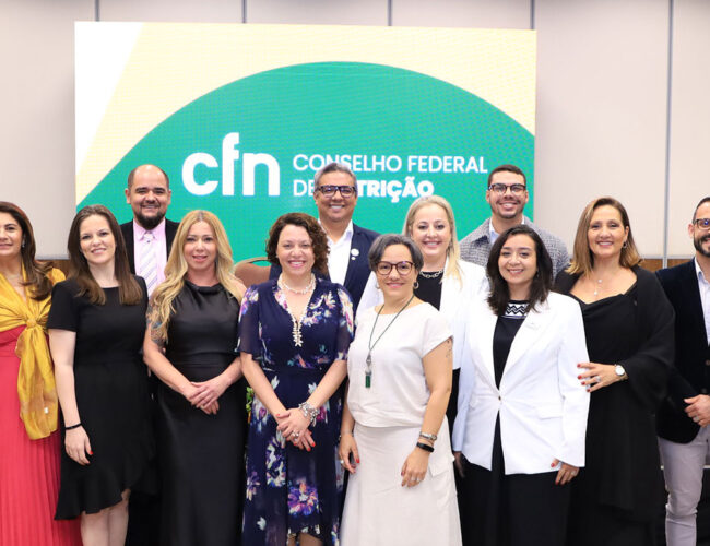 Acusação de conflito de interesses e atropelos levam à destituição de presidente do Conselho Federal de Nutrição